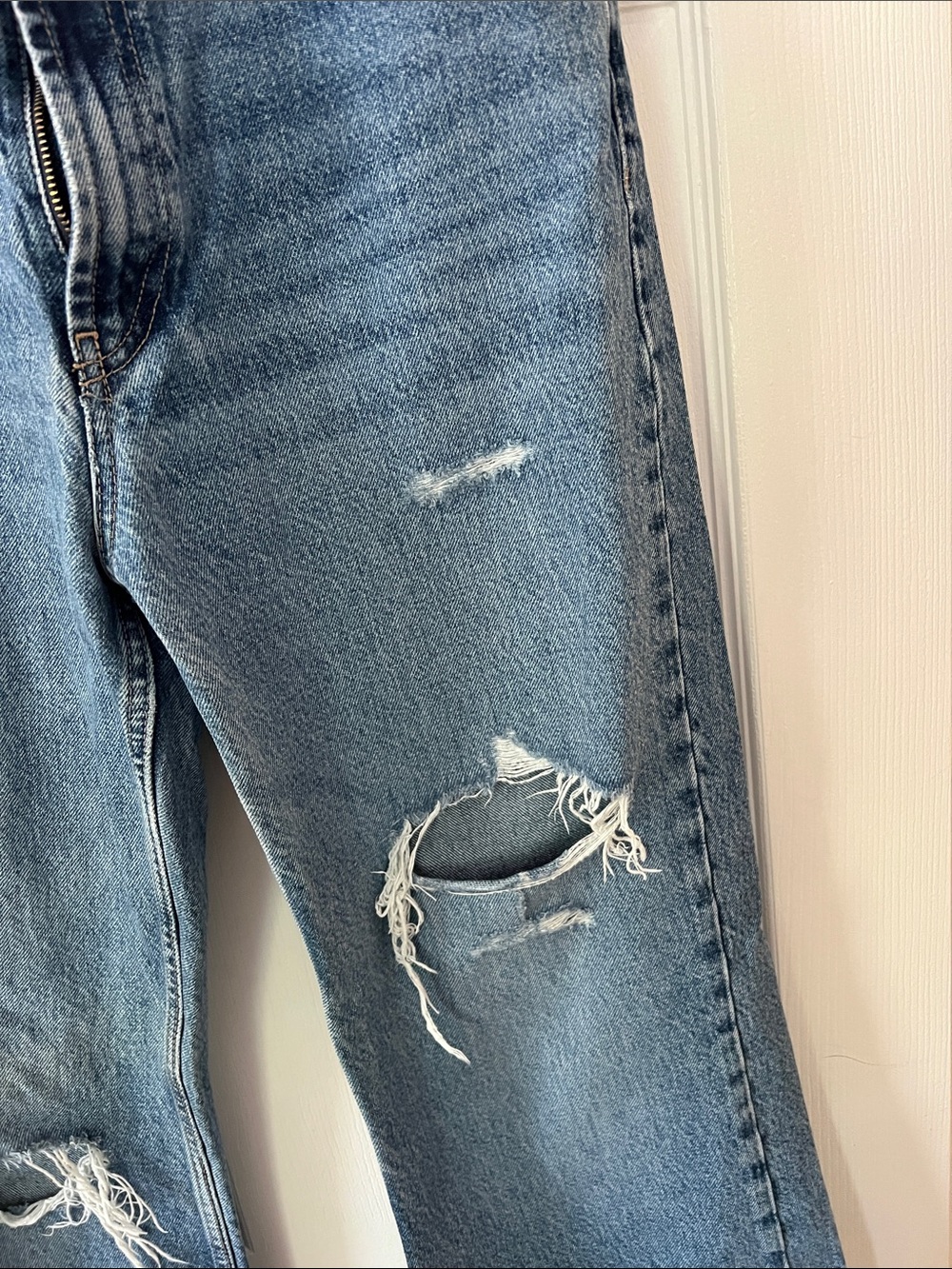 *FINAL OFFER* Zara Women’s Straight Ripped Denim Jeans - Medium Blue - Picture 3 of 6